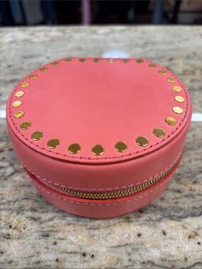 Old trend leather peach Round Coral Jewelry Case with Gold Stud